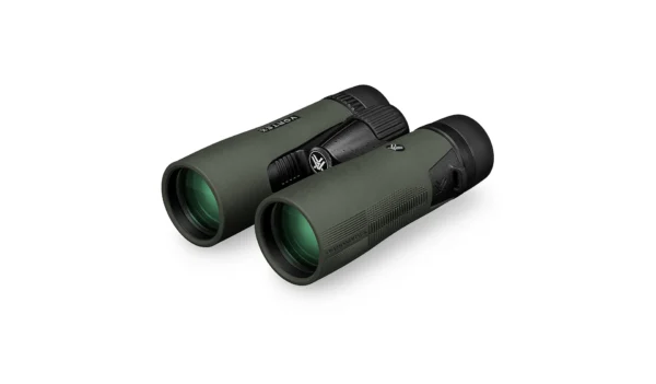 Vortex Diamondback HD 10x42 3 Binoculars for a family - Image 3